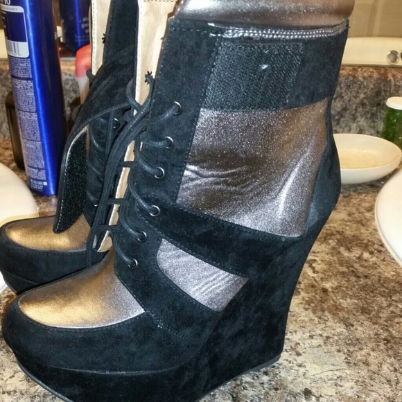 Platform shoes