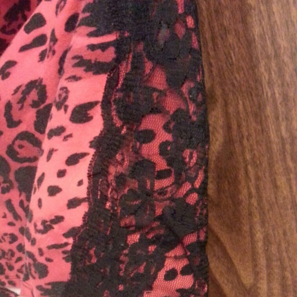 Red animal print mini skirt - Picture 2 of 2