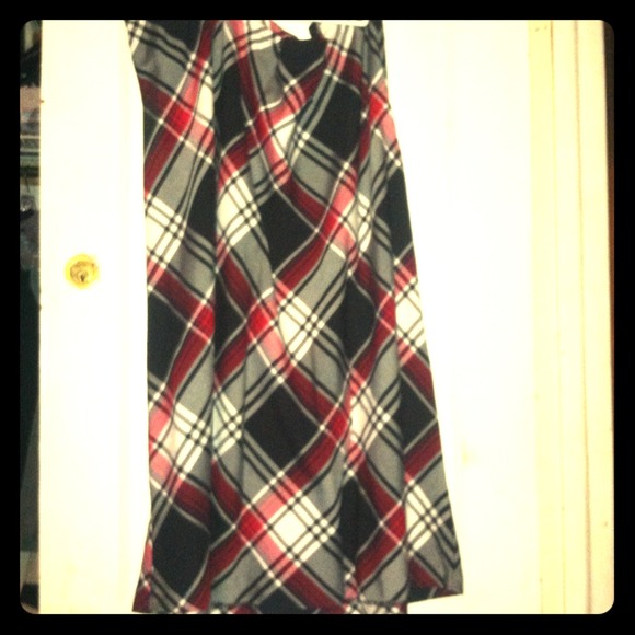 Red/White/Black plaid skirt. Size 20