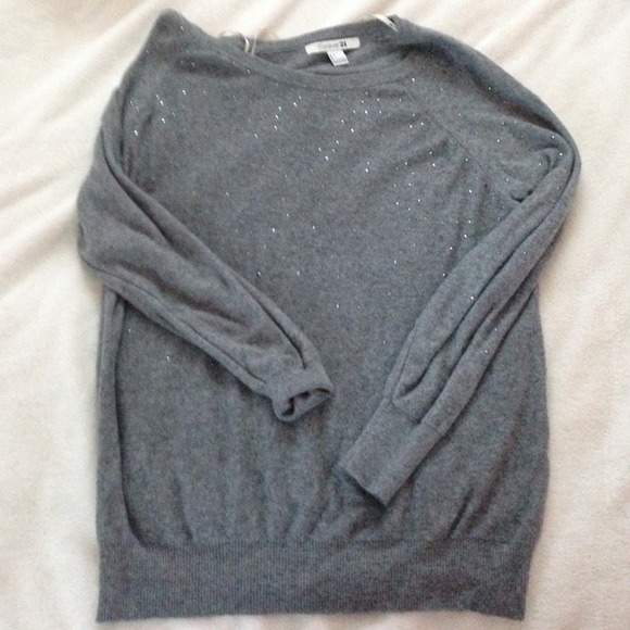 Grey sweater with silver studs - Picture 1 of 1