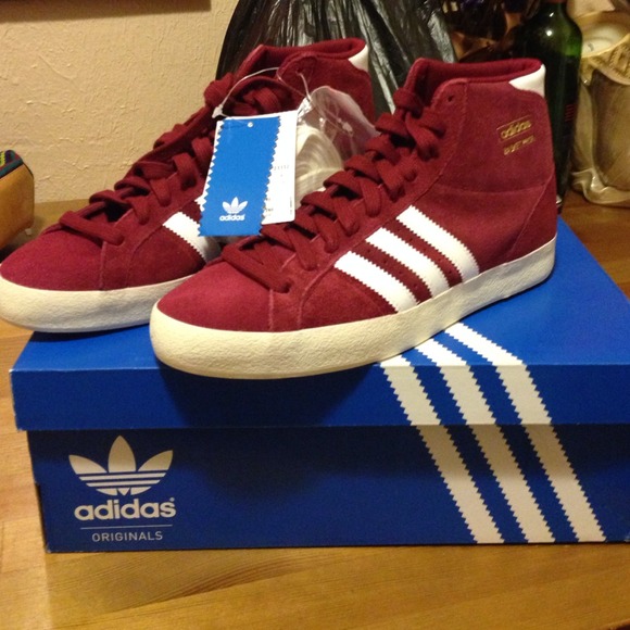 Men's Adidas, Size 8.5 BRAND NEW WITH TAGS!