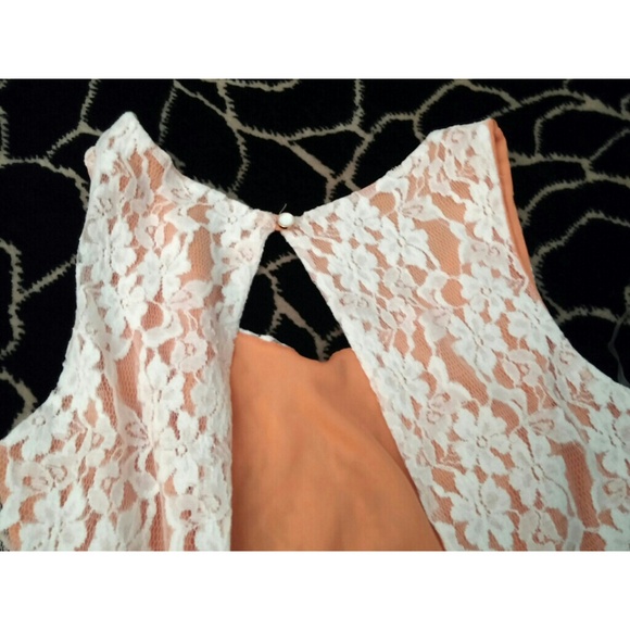 | Boutique | Lace Open Back Dress - Picture 3 of 4