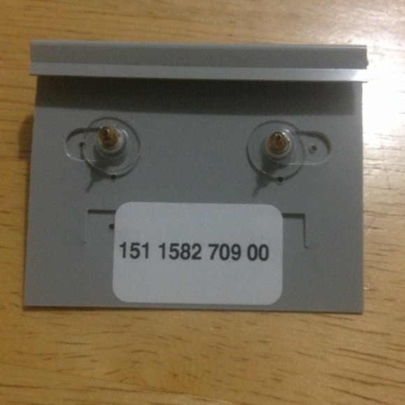 Lydell pyramid stud earrings - Picture 2 of 2