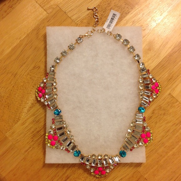 🎉Host Pick-7/1/14 🎉Sparkling Statement Necklace - Picture 3 of 4