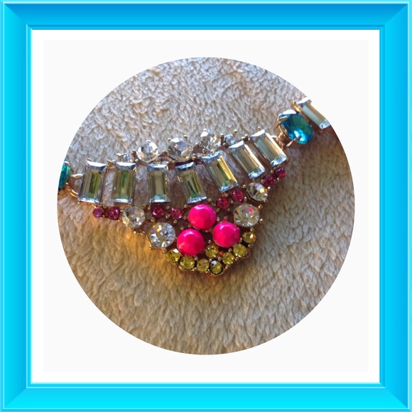 🎉Host Pick-7/1/14 🎉Sparkling Statement Necklace - Picture 2 of 4