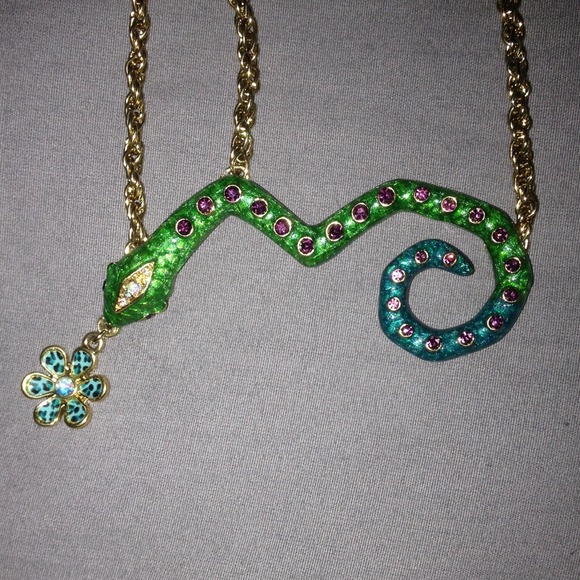 Betsey Johnson lizard necklace - Picture 2 of 2