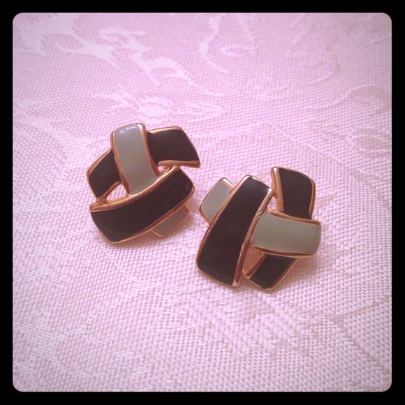 Vintage Criss-Cross Mint/Navy Stud Earrings