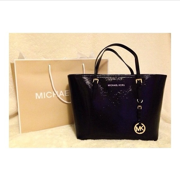AUTHENTIC MK PURSE! ✨👜