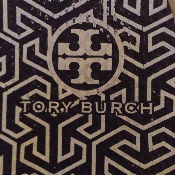 Authentic Toryburch flip flop white & pink in 8 - Picture 2 of 4