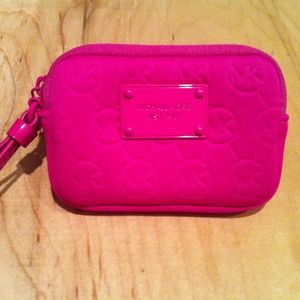 NWOT! Hot pink Michael Kors wristlet