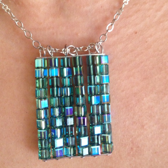 Swarvorski Crystal  Pendant - Picture 2 of 2