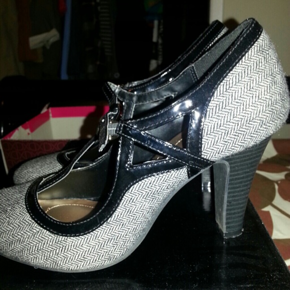 Gray and black heels