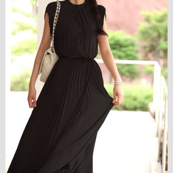 🚫🚫SOLD🚫🚫Black maxi dress