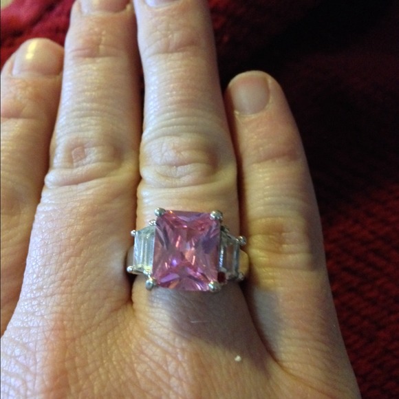 Pink ring - Picture 2 of 2