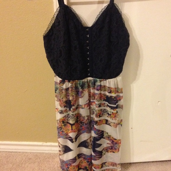 Fashion tank top from buckle
