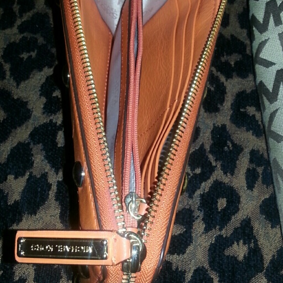 Authenic MK Shoppers Bag and Wallet bundle - Picture 3 of 4