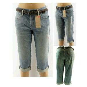 Levi's 515 Light Blue Belted Capri