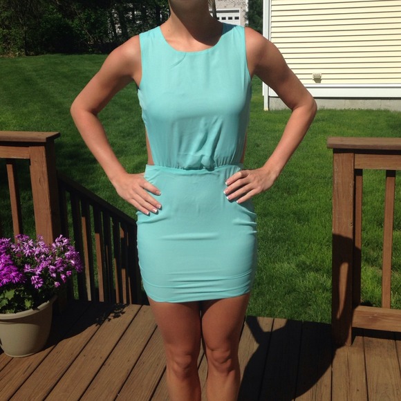 Mint open-back dress - Picture 1 of 4
