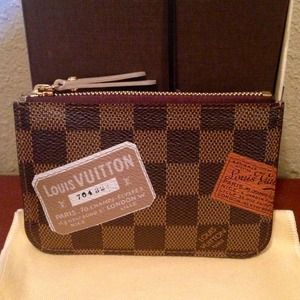 ❤️Authentic Louis Vuitton Limited Edition Cles❤️