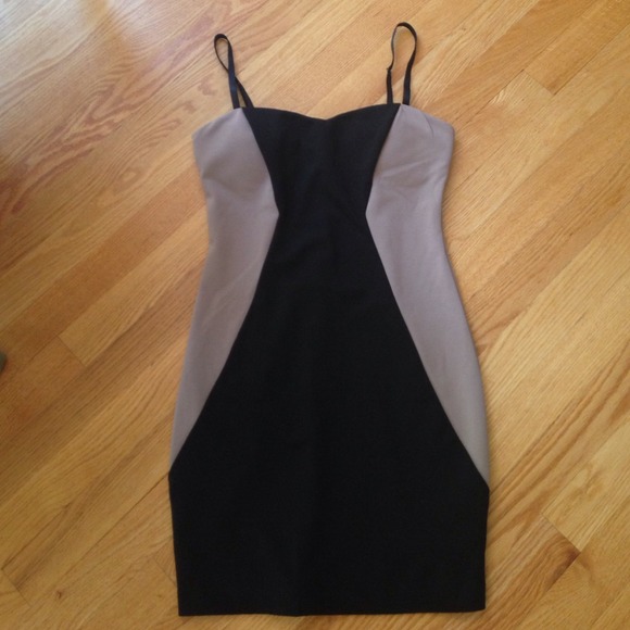 Little black dress with cocoa colored details - Picture 1 of 2