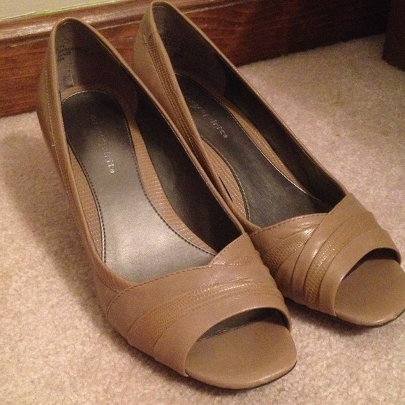 Nude Wedges - short professional - Easy Spirit