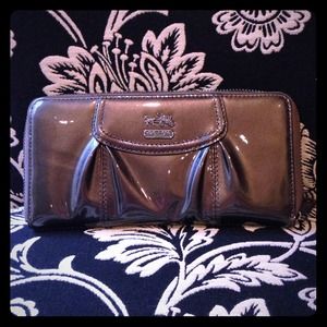 SOLD IN BUNDLE! New Pics! Coach Wallet