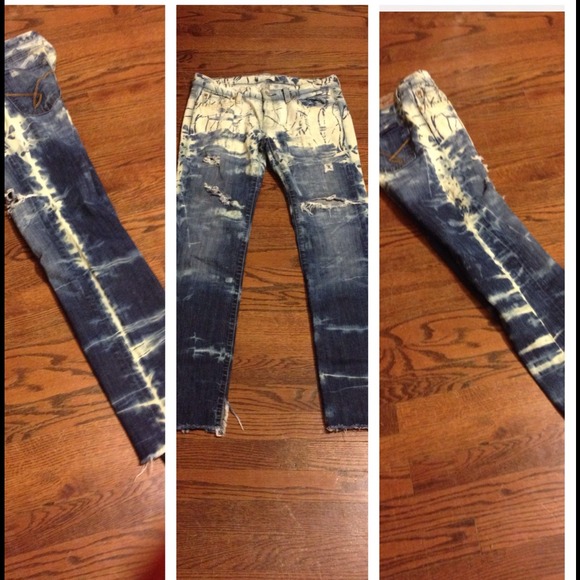 Bundled ⚡️Awesome Bleached Distressed Jeans - Picture 2 of 4