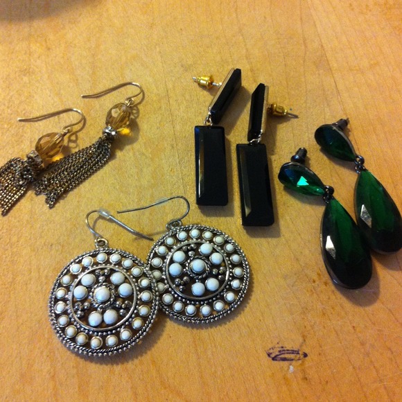 Earring bundle! All four pairs for $5