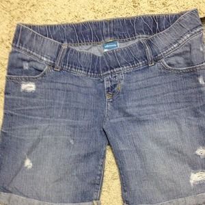 Old Navy maternity Bermuda shorts