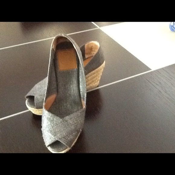 Tory Burch Shoes - Tory burch wedge filipa metallic powter.