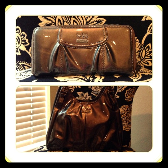 ✂️Price Cut!✂️Matching Coach wallet and handbag