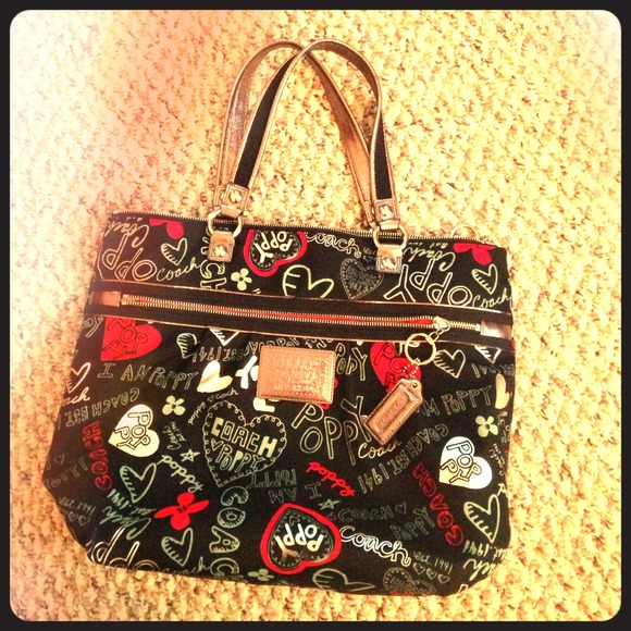 💯 Authentic Coach Poppy