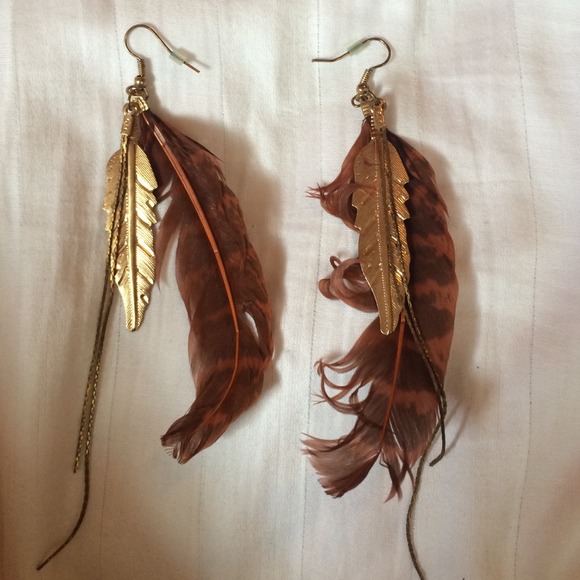 Cute feather earrings!