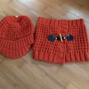 MICHAEL KORS HAT AMD SCARF SET