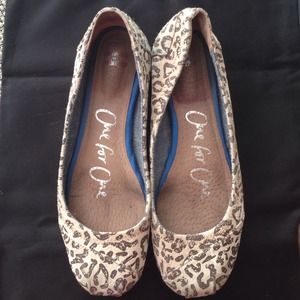 TOMS ballet flats in Leopard print