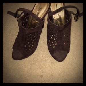 Brown suede shoe