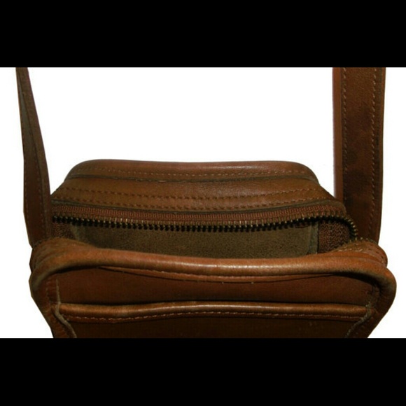 SOLD VINTAGE AUTHENTIC BROWN COACH LEATHER HANDBAG - Picture 3 of 4