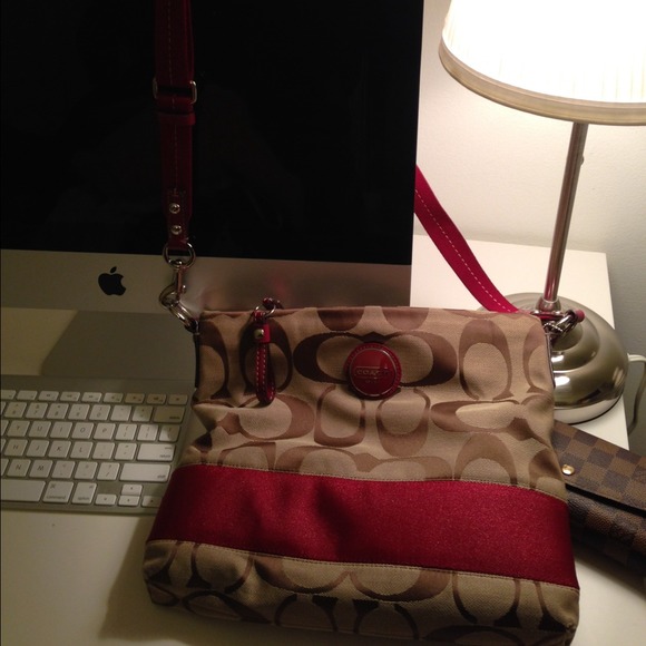 🎀Coach Handbag🎀 - Picture 3 of 3