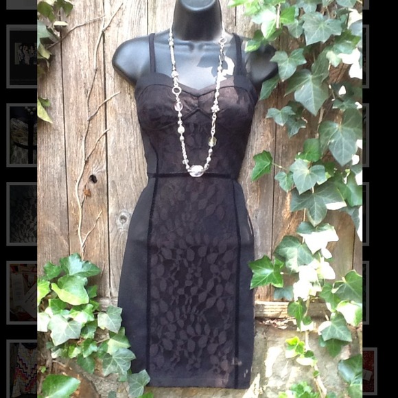 Jessica Simpson Dresses & Skirts - Jessica Simpson Velvet Trim Spandex Dress