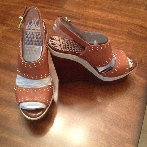 Jessica Simpson Wedges *price reduced to $35!!**