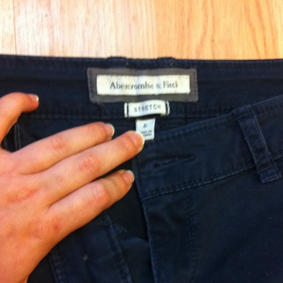 Navy blue A&F shorts - Picture 2 of 2