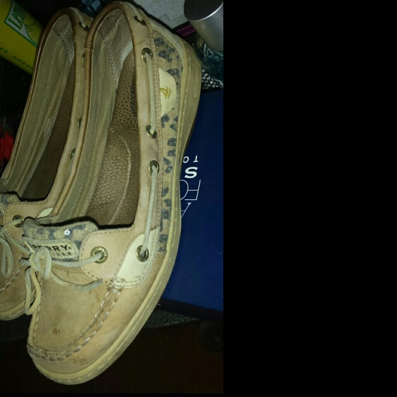 Cheetah print sperrys!