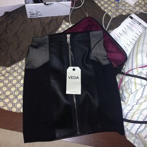 Brand new Veda zipper skirt (price negotiable)