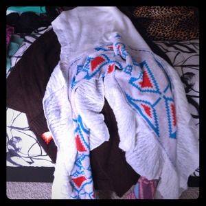 WILDFOX White Label Aztec Hooded Scarf