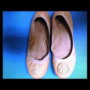 Tory Burch Caroline Patent Leather Nude Logo Flat