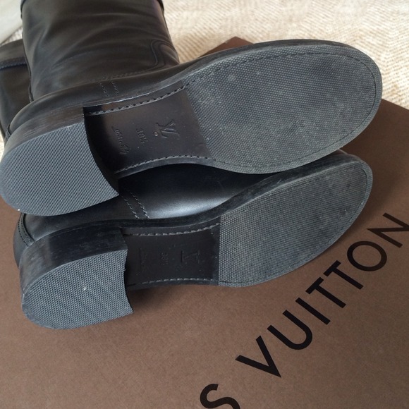 Authentic Louis Vuitton tall boots - Picture 3 of 4