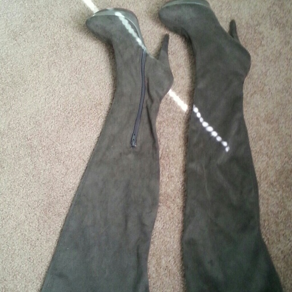 Thigh high boots - Picture 3 of 3