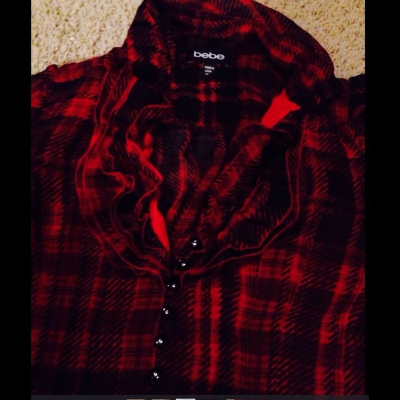 🚫SOLD🚫 BEBE XS red black plaid ruffle shirt - Picture 2 of 4