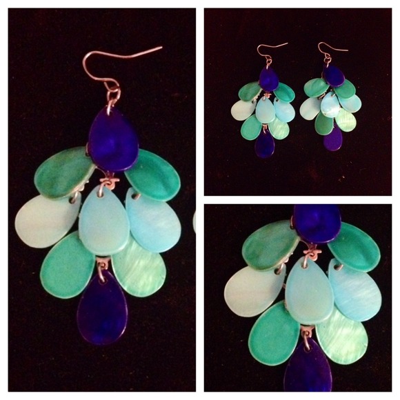 Absolutely stunning earring