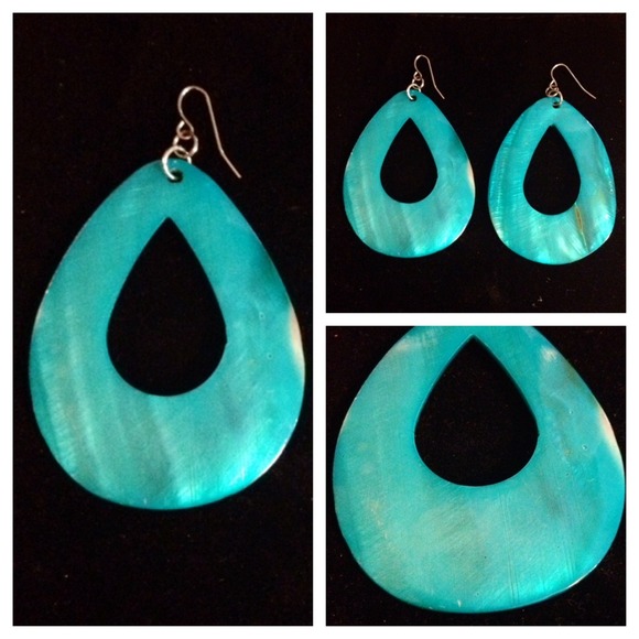 Eye-catching earring